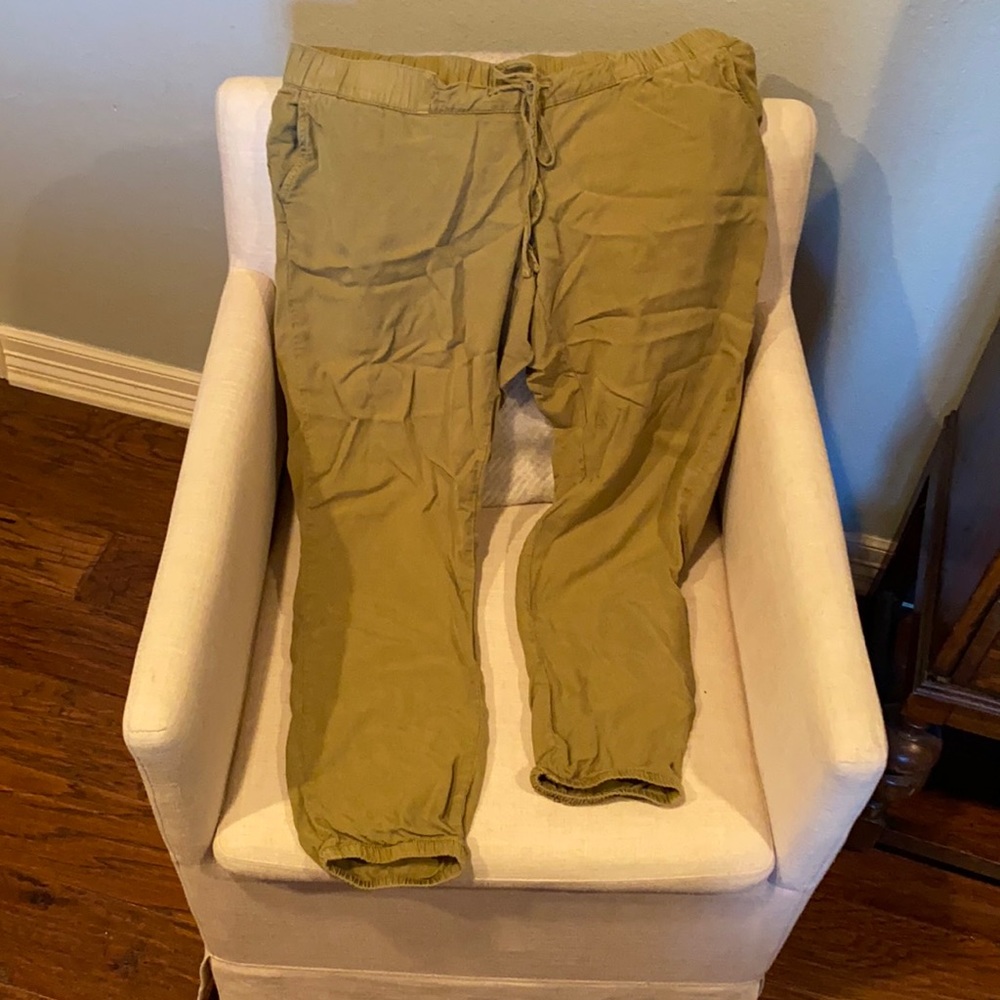 Gap maternity joggers